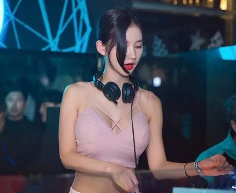 韩国美玲元DJ，身材是够顶！