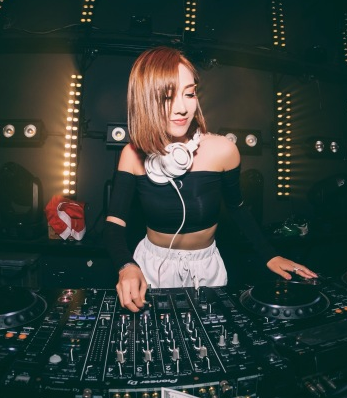 电子音乐的DJ女侠 | 李奕可 DJ KAKA